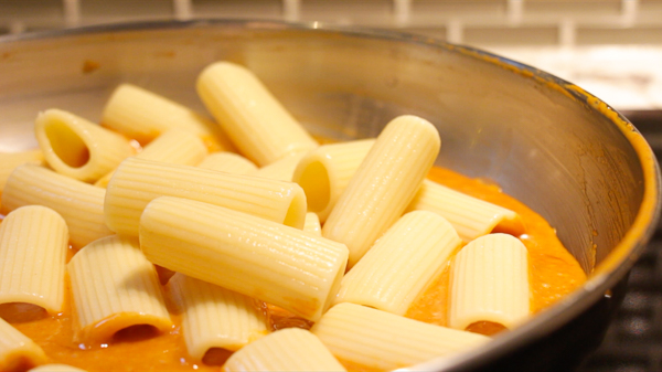 Creamy Gochujang Pasta (15 Minutes!) - Legally Healthy Blonde